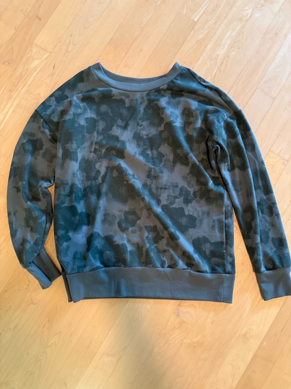 Mondetta Women's Camouflage Crewneck Sweatshirt - Dark Green